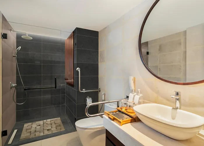 Ashva Swiss-belresort, Отель 5*