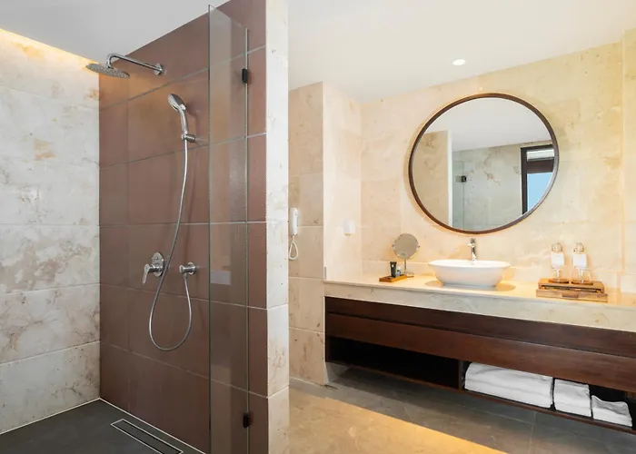 Отель Ashva Swiss-belresort,